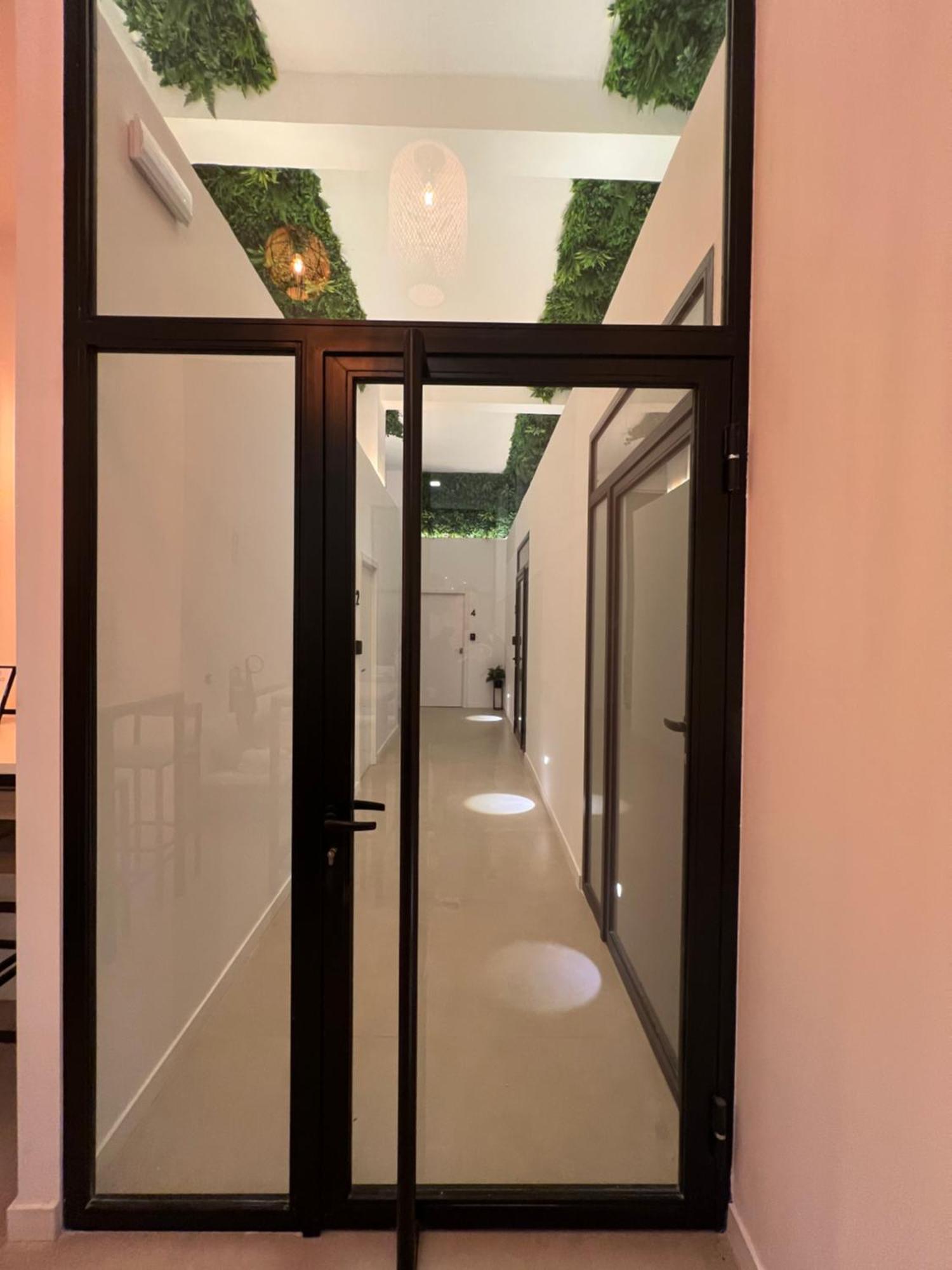 Nina Mala Hotel บาเลนเซีย ภายนอก รูปภาพ